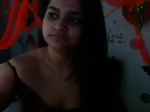 Snapshot of EmmaPayton_ chatting on 10.28.25 EmmaPayton online show from 10.28.25