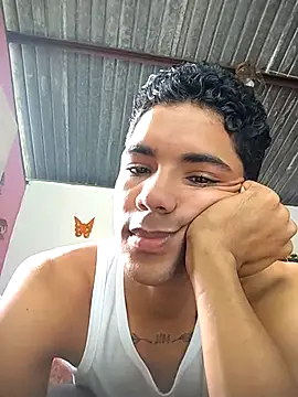 Snapshot of Alex_Sweeting chatting on 11.25.25 Alex Sweeting online show from 11.25.25