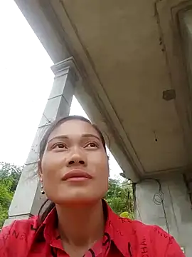 Snapshot of doggy-00 chatting on 10.27.25 doggy-00 online show from 10.27.25