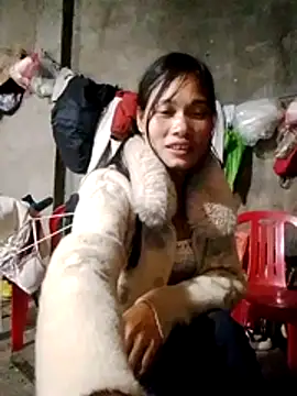 Snapshot of doggy-00 chatting on 02.12.26 doggy-00 online show from 02.12.26