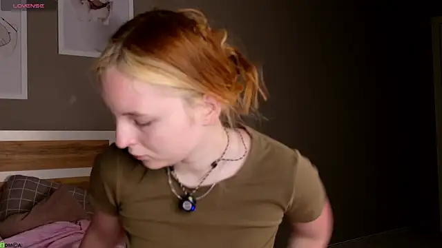 Snapshot of AngelWisee chatting on 07.17.26 AngelWisee online show from 07.17.26