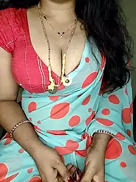 Snapshot of shreyareddy99 chatting on 05.02.26 shreyareddy99 online show from 05.02.26