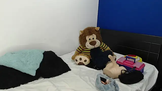 Snapshot of EmmilyConnor chatting on 05.11.26 EmmilyConnor online show from 05.11.26
