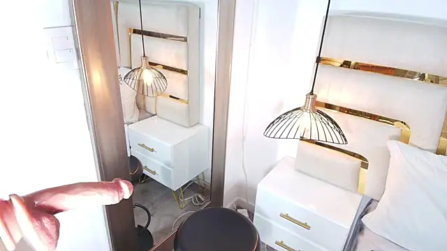 Sophie Leclair  online show from 11.01.25