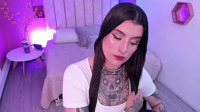 Snapshot of mia_jagger chatting on 02.06.26 mia jagger online show from 02.06.26