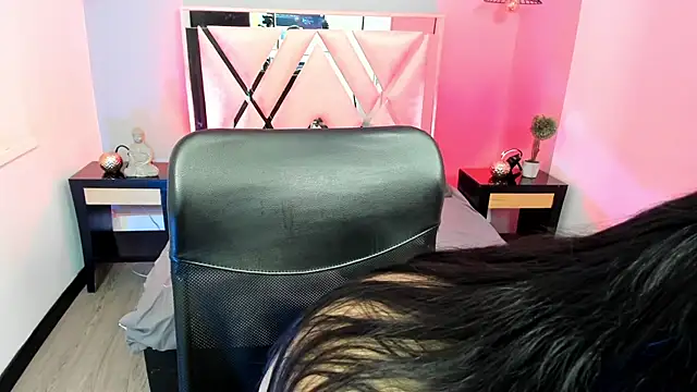 mia jagger online show from 07.16.26