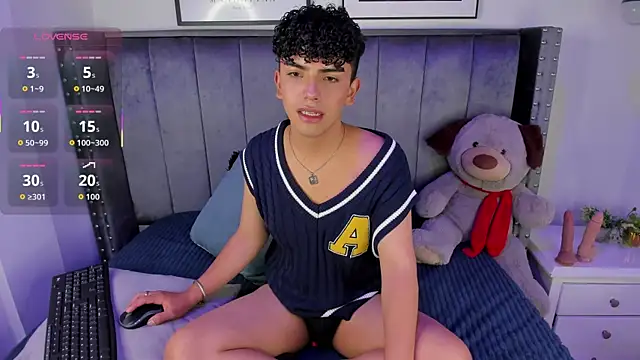 Snapshot of Niick_Twiink chatting on 10.29.25 Niick Twiink online show from 10.29.25