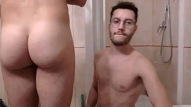 Snapshot of Amicisegreti2 chatting on 11.02.25 Amicisegreti2 online show from 11.02.25