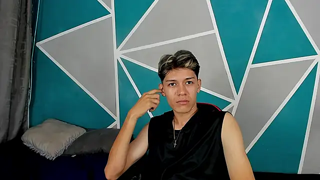 Snapshot of Andrew_ledman chatting on 10.30.25 Andrew ledman online show from 10.30.25