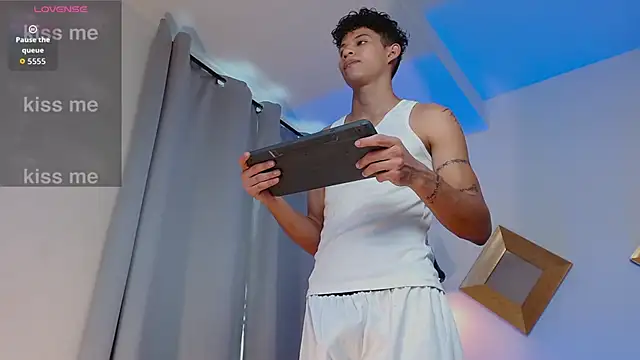 KamiSuarez online show from 02.05.26