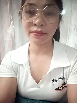 Snapshot of Bamboo-niee123 chatting on 02.15.26 Bamboo-niee123 online show from 02.15.26