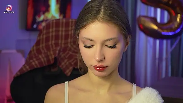 Snapshot of Cleose chatting on 03.27.26 Cleose online show from 03.27.26