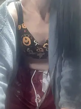 Snapshot of NaughtyNewGirl chatting on 10.30.25 NaughtyNewGirl online show from 10.30.25