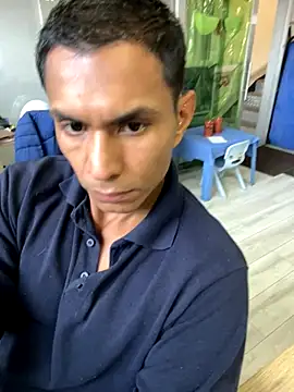 Snapshot of 97santiagoo chatting on 10.29.25 97santiagoo online show from 10.29.25