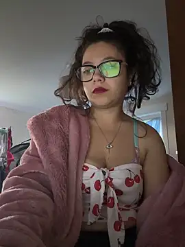 Snapshot of Sexy_MamacitaX chatting on 10.28.25 Sexy MamacitaX online show from 10.28.25