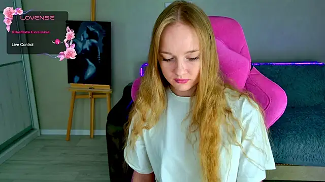 Snapshot of Shawty_Mia chatting on 02.11.26 Shawty Mia online show from 02.11.26