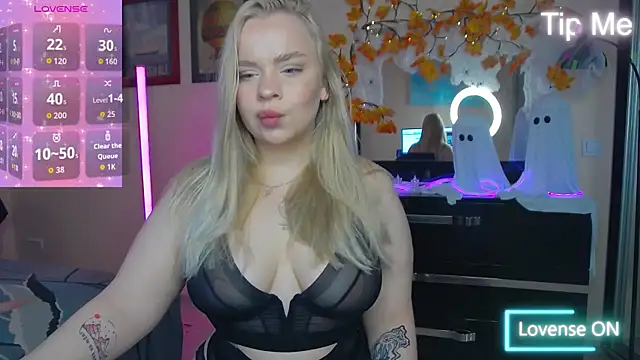 LisaCandy1 online show from 10.31.25