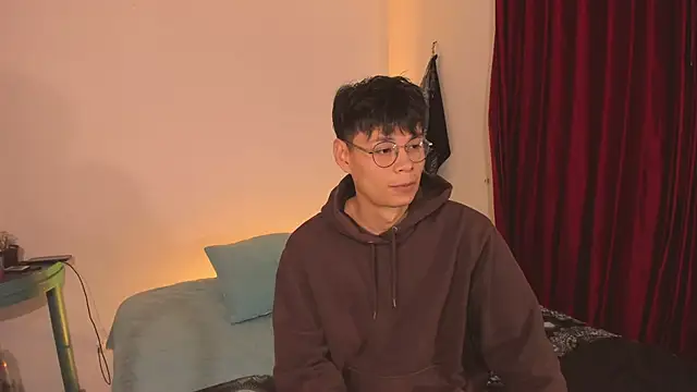 Snapshot of estmonnn chatting on 11.06.25 estmonnn online show from 11.06.25