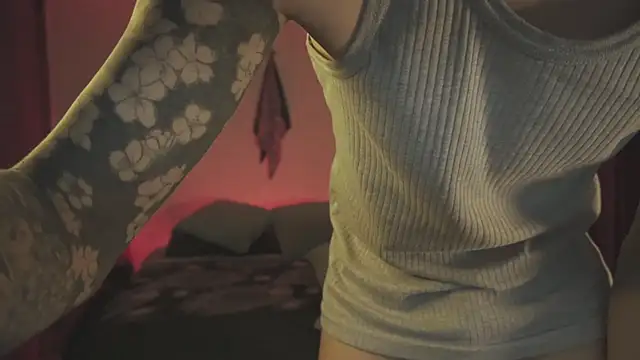 Snapshot of estmonnn chatting on 12.19.25 estmonnn online show from 12.19.25