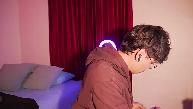 estmonnn online show from 04.07.26