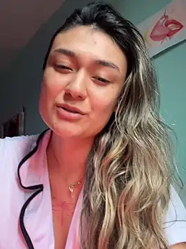 Snapshot of Im-Lola chatting on 02.01.26 Im-Lola online show from 02.01.26