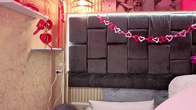 Snapshot of Im-Lola chatting on 02.12.26 Im-Lola online show from 02.12.26