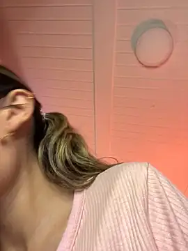 Snapshot of Im-Lola chatting on 02.25.26 Im-Lola online show from 02.25.26