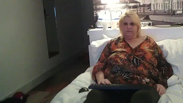 Sylviastar46 online show from 12.17.25