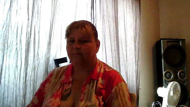 Snapshot of Sylviastar46 chatting on 06.13.26 Sylviastar46 online show from 06.13.26