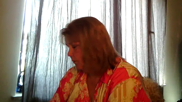 Snapshot of Sylviastar46 chatting on 06.18.26 Sylviastar46 online show from 06.18.26