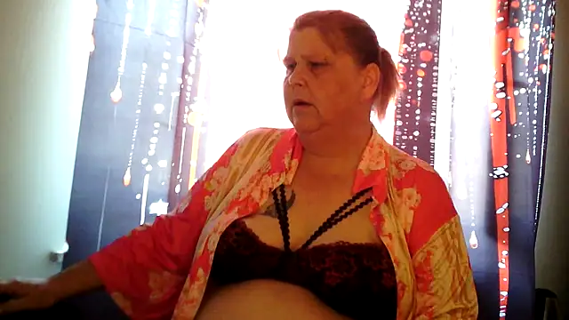 Snapshot of Sylviastar46 chatting on 06.30.26 Sylviastar46 online show from 06.30.26