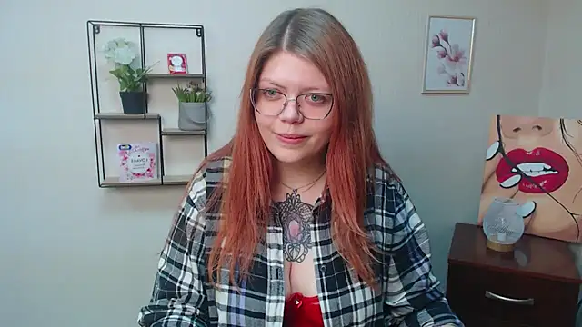 Snapshot of Lina_ri_ chatting on 11.18.25 Lina ri online show from 11.18.25