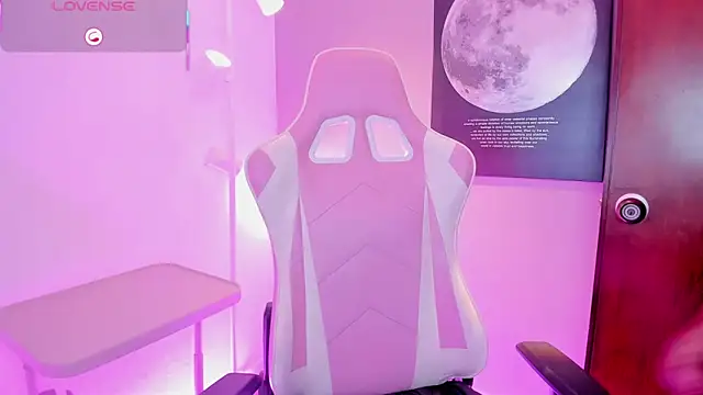 Snapshot of KaylaPrince_ chatting on 11.10.25 KaylaPrince online show from 11.10.25