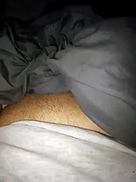 Snapshot of sex-toy-enthusiast-05 chatting on 10.30.25 sex-toy-enthusiast-05 online show from 10.30.25