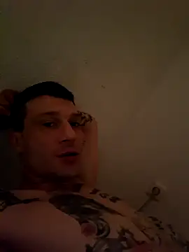 Snapshot of Sarahot2239 chatting on 10.31.25 Sarahot2239 online show from 10.31.25