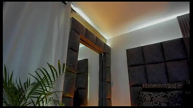 Snapshot of BrigitteVons chatting on 05.18.26 BrigitteVons online show from 05.18.26