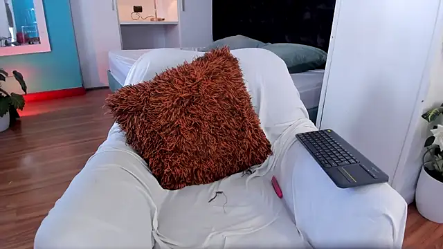 LahanaKimish online show from 11.18.25