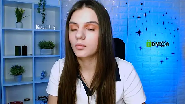 lisa dark  online show from 06.03.26