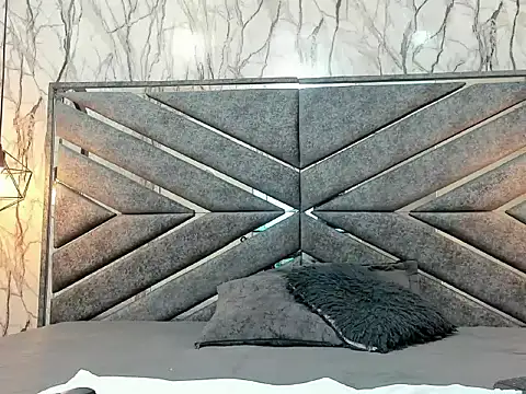 DIRTY MIIA  online show from 11.16.25