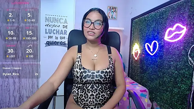 valeria martinez19 online show from 11.18.25