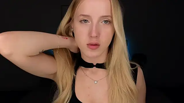 Snapshot of adele_armass chatting on 07.06.26 adele armass online show from 07.06.26