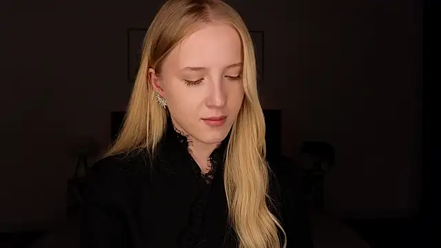 Snapshot of adele_armass chatting on 07.22.26 adele armass online show from 07.22.26
