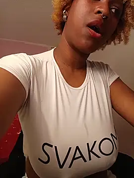 Snapshot of EvonyFoxxx chatting on 05.08.26 EvonyFoxxx online show from 05.08.26
