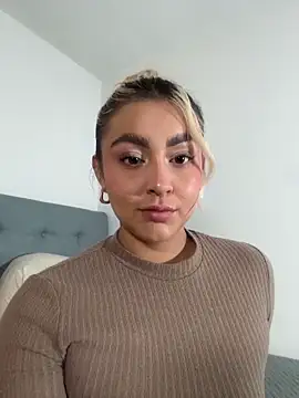 Elina Hills online show from 11.27.25