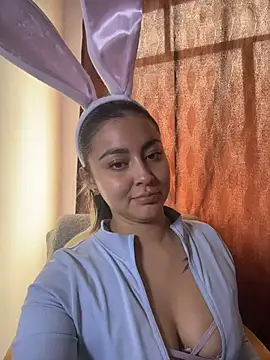 Elina Hills online show from 04.03.26