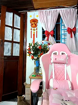 Snapshot of Okleotina9 chatting on 04.04.26 Okleotina9 online show from 04.04.26