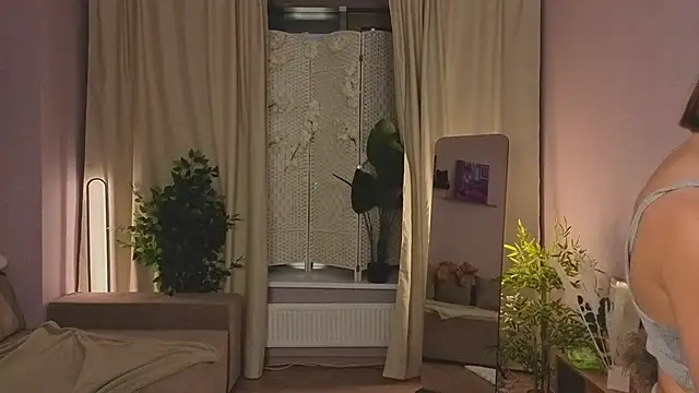 LouiseCollins online show from 11.05.25