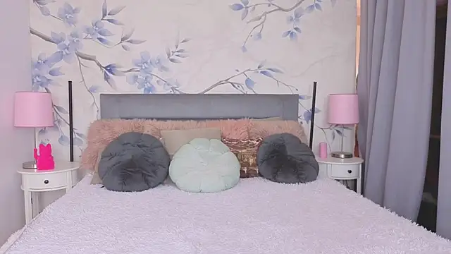 Sandra angel  online show from 11.20.25