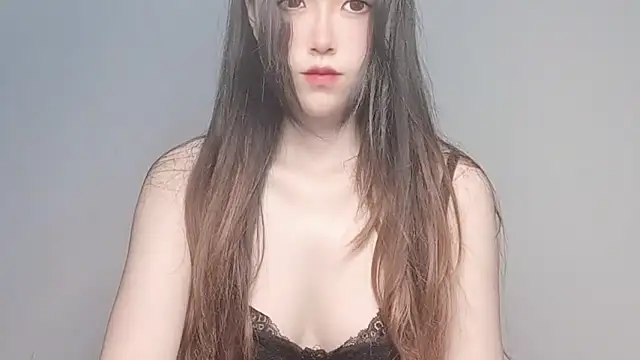 JuliaNoir online show from 06.05.26