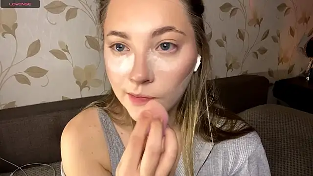 OrethaEredia online show from 12.02.25